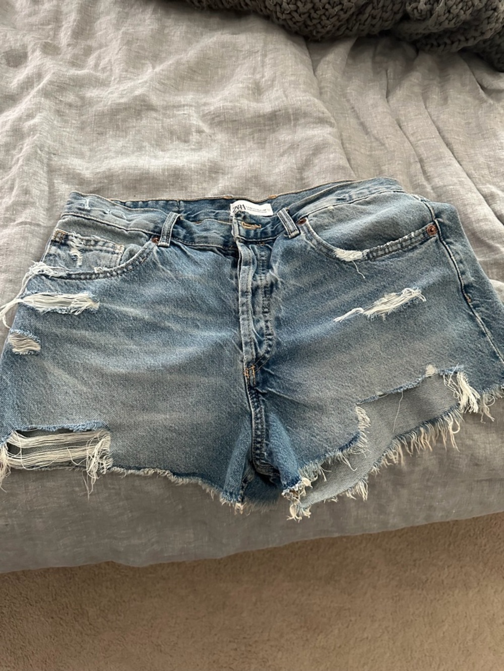 Zara Distressed Women's Denim Shorts - Light Blue